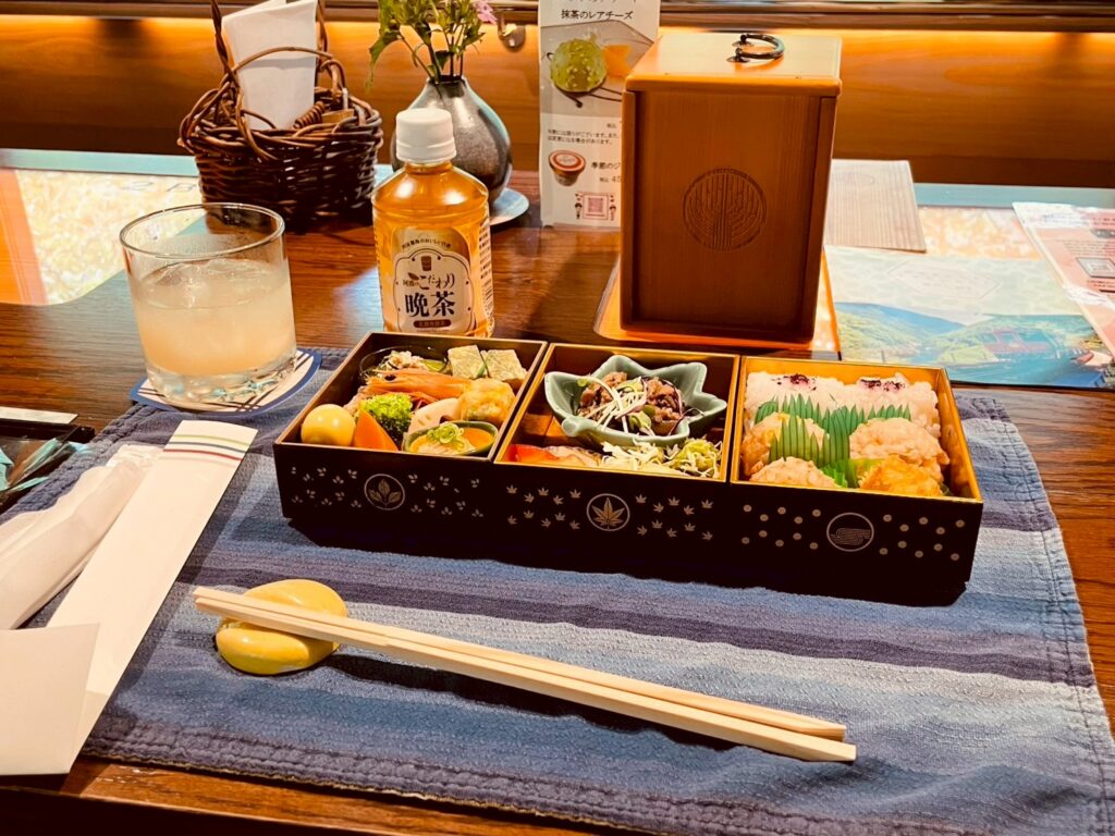 おとなの遊山箱